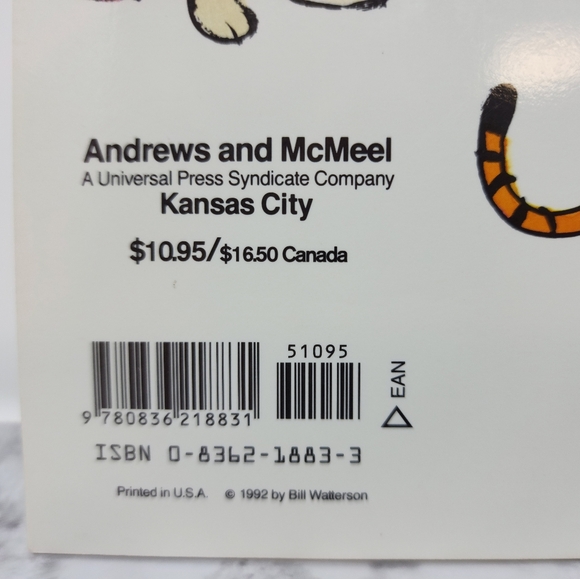 Calvin And Hobbs Paperback Comic Book - Picture 7 of 8